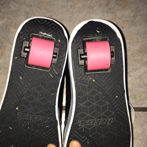 Heelys For Kids - Picture 7 of 11